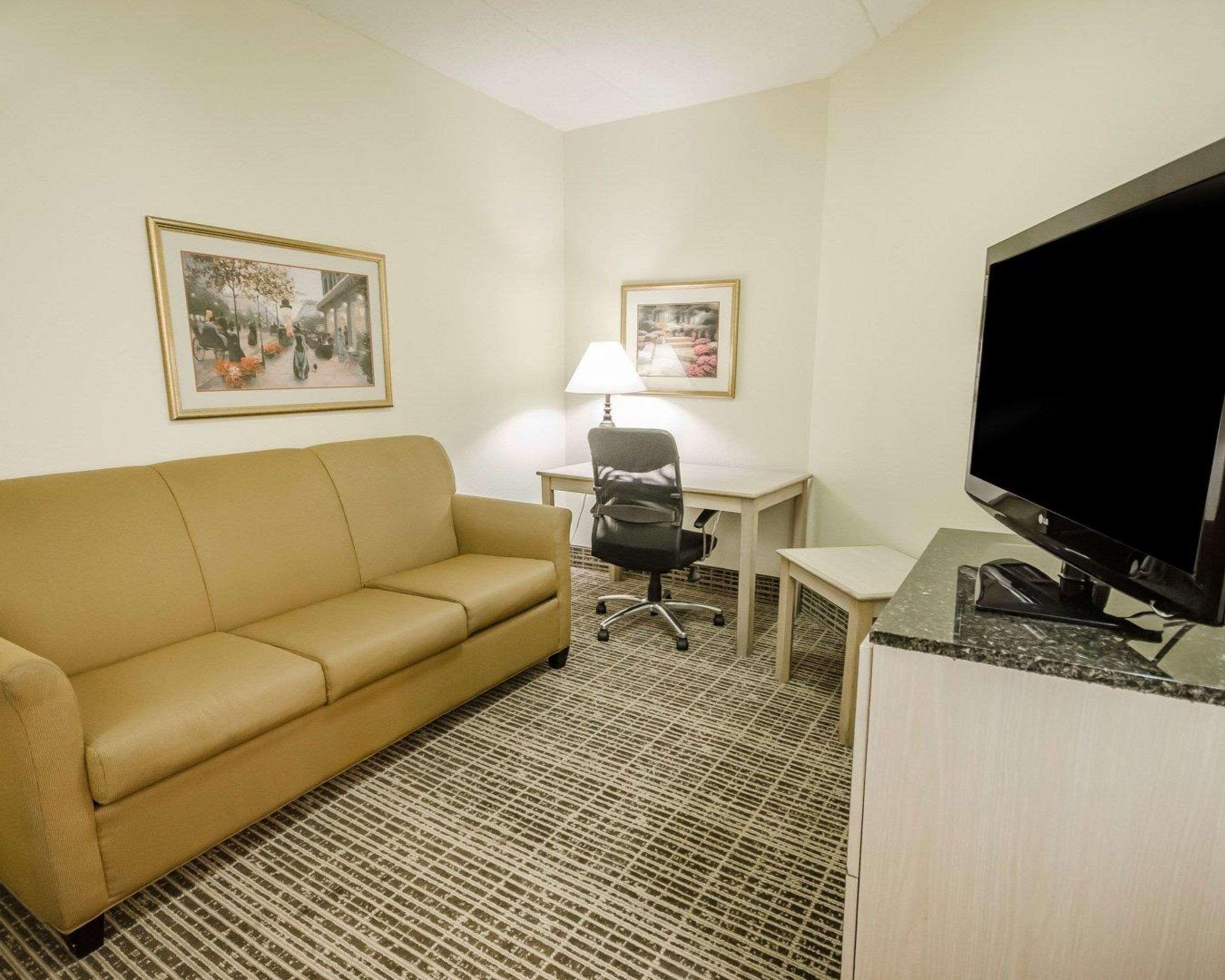 Clarion Pointe Louisville East Екстер'єр фото