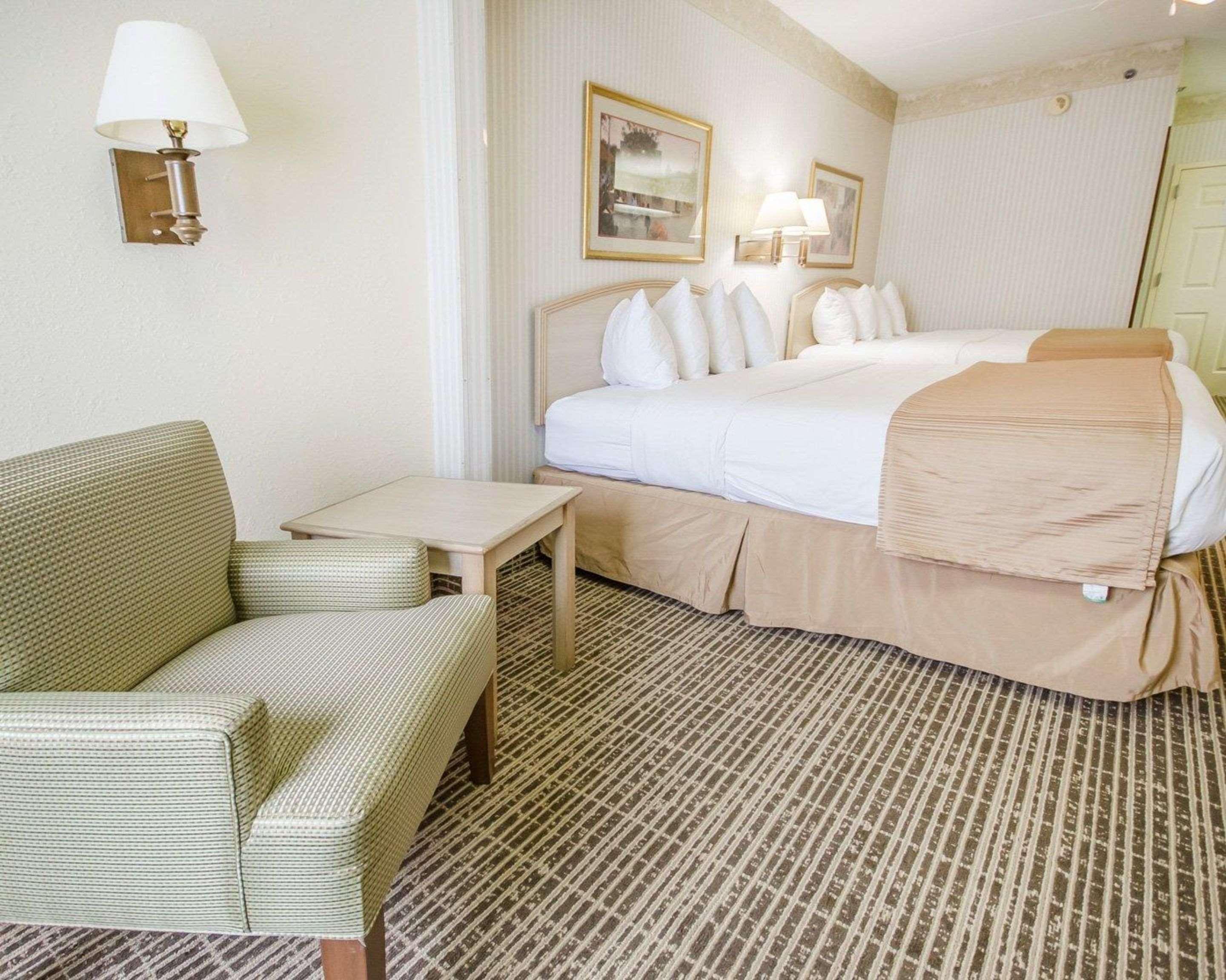 Clarion Pointe Louisville East Екстер'єр фото