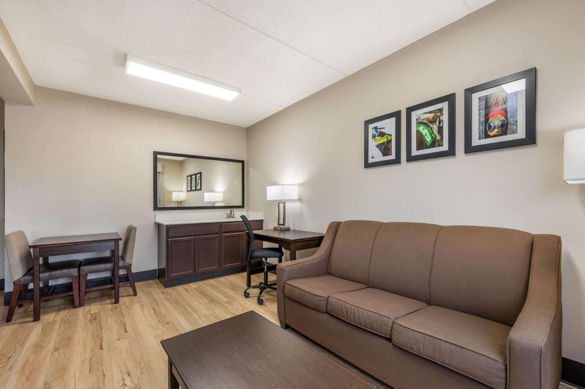 Clarion Pointe Louisville East Екстер'єр фото