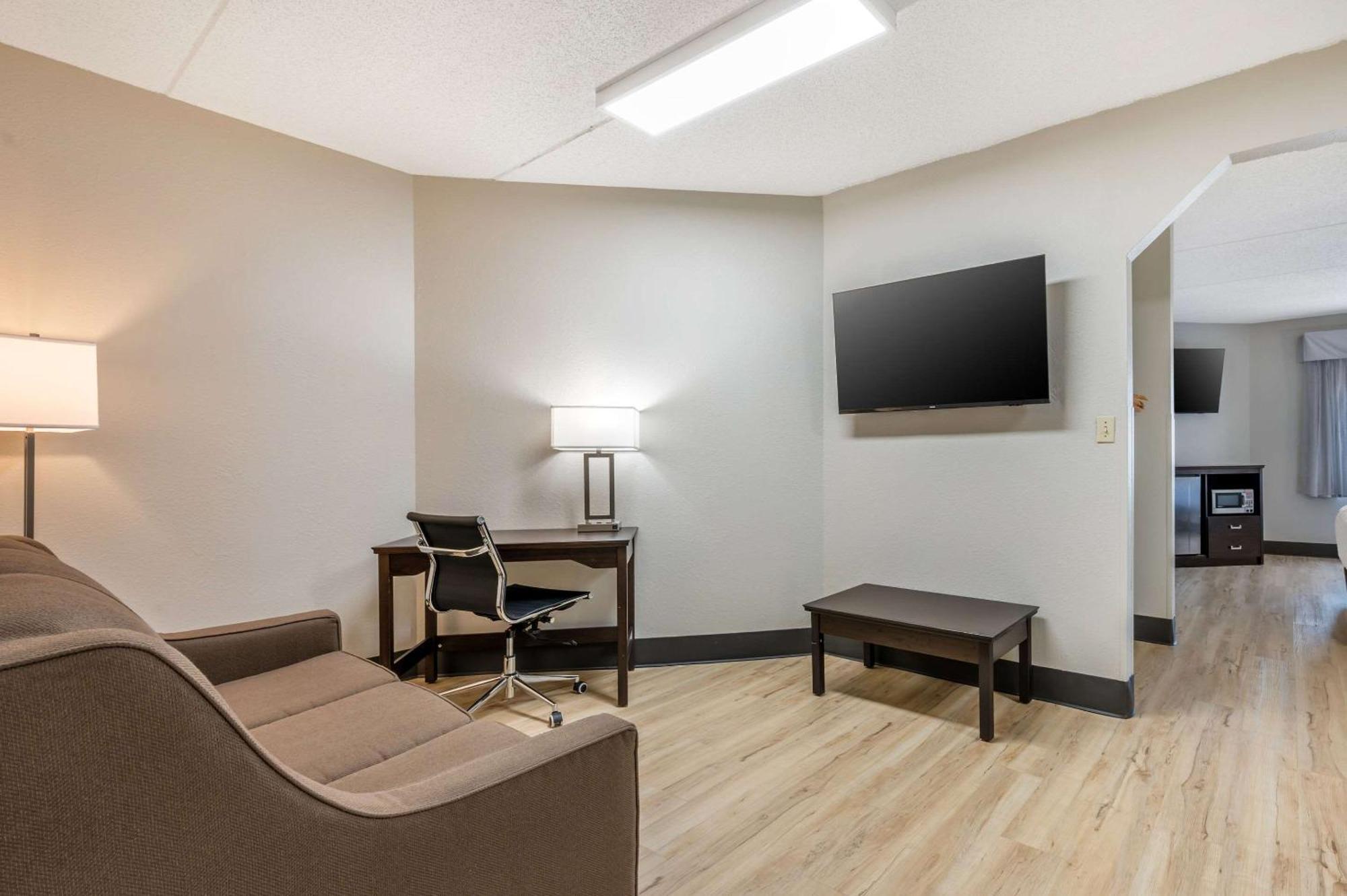 Clarion Pointe Louisville East Екстер'єр фото