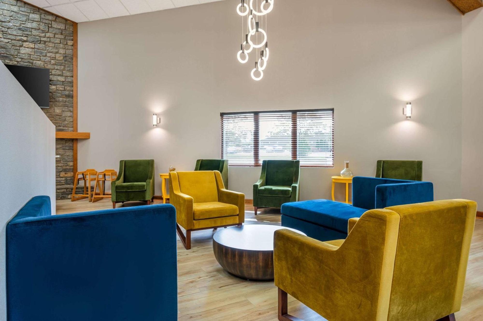 Clarion Pointe Louisville East Екстер'єр фото