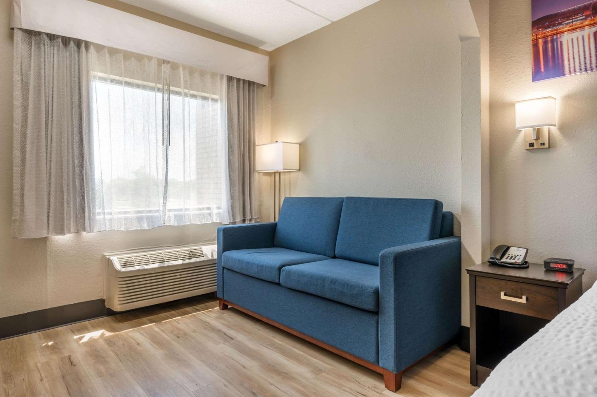 Clarion Pointe Louisville East Екстер'єр фото